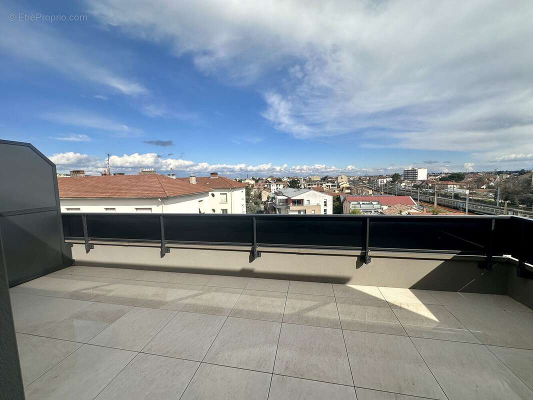 Appartement 126 m² à Valence  - photo 2