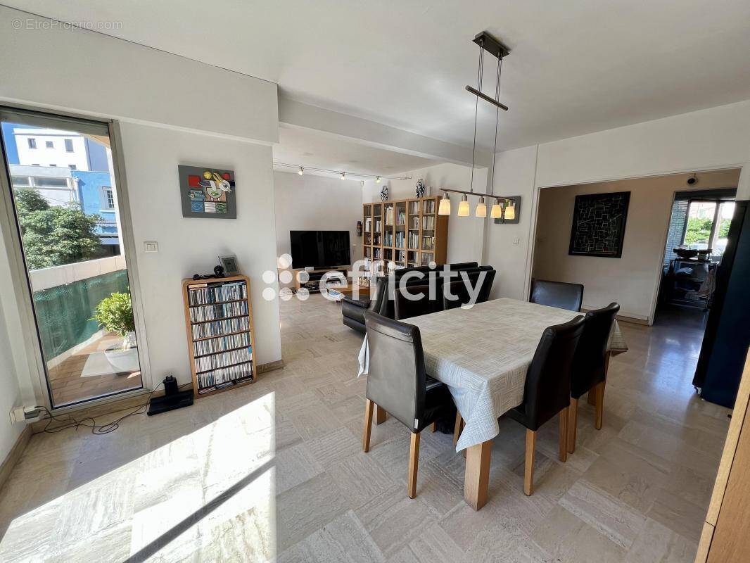 Appartement à MARSEILLE-9E