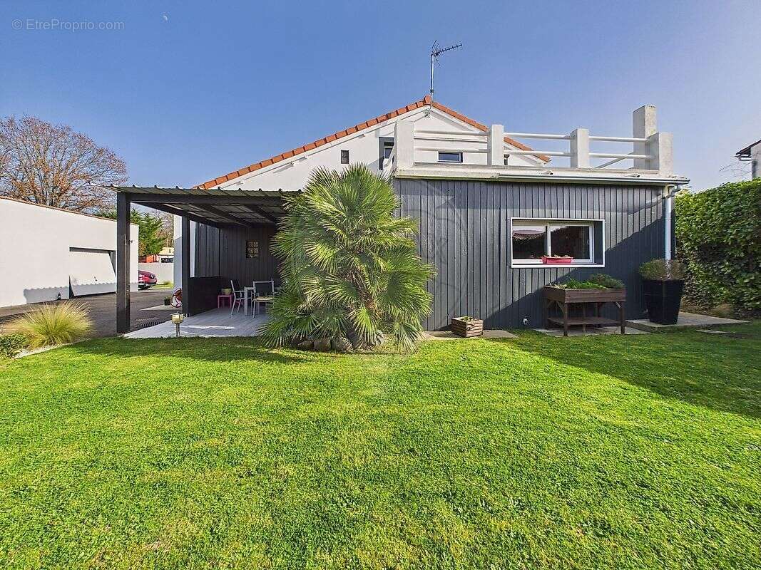 Maison à VAUX-SUR-MER