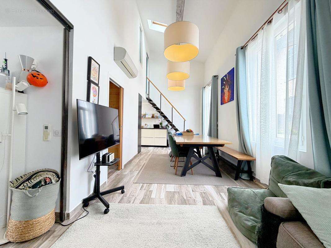 Duplex atypique de 74 m2, dernier étage avec terrasse SUD et garage – Cannes, Quartier résidentiel au calme - photo 13