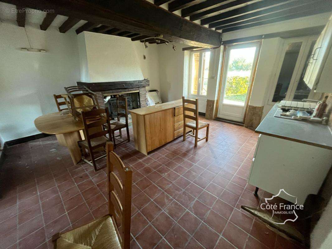 Maison à CHAMPLEMY