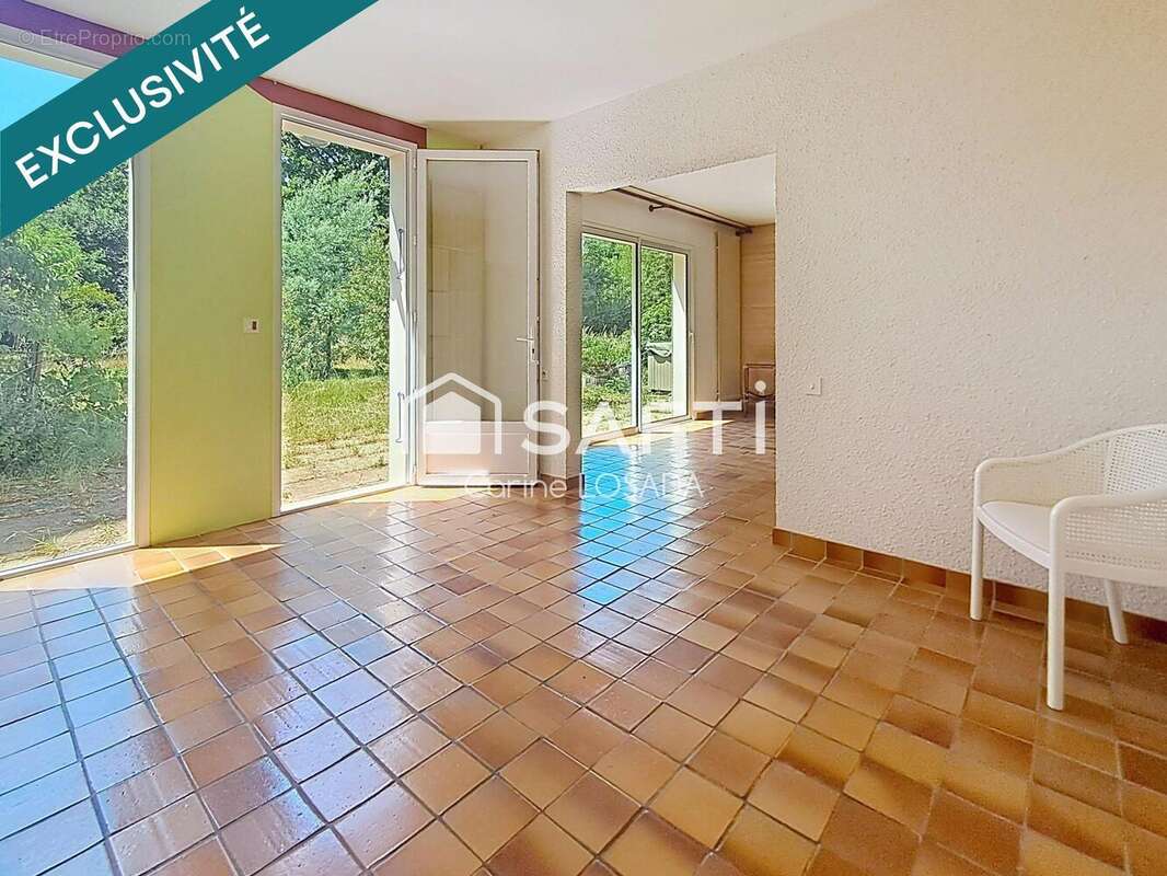 Maison 192 m² à Les Magnils-Reigniers  - photo 5