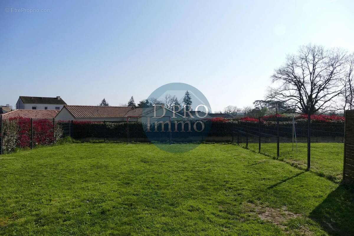 Maison à AIGREFEUILLE-SUR-MAINE