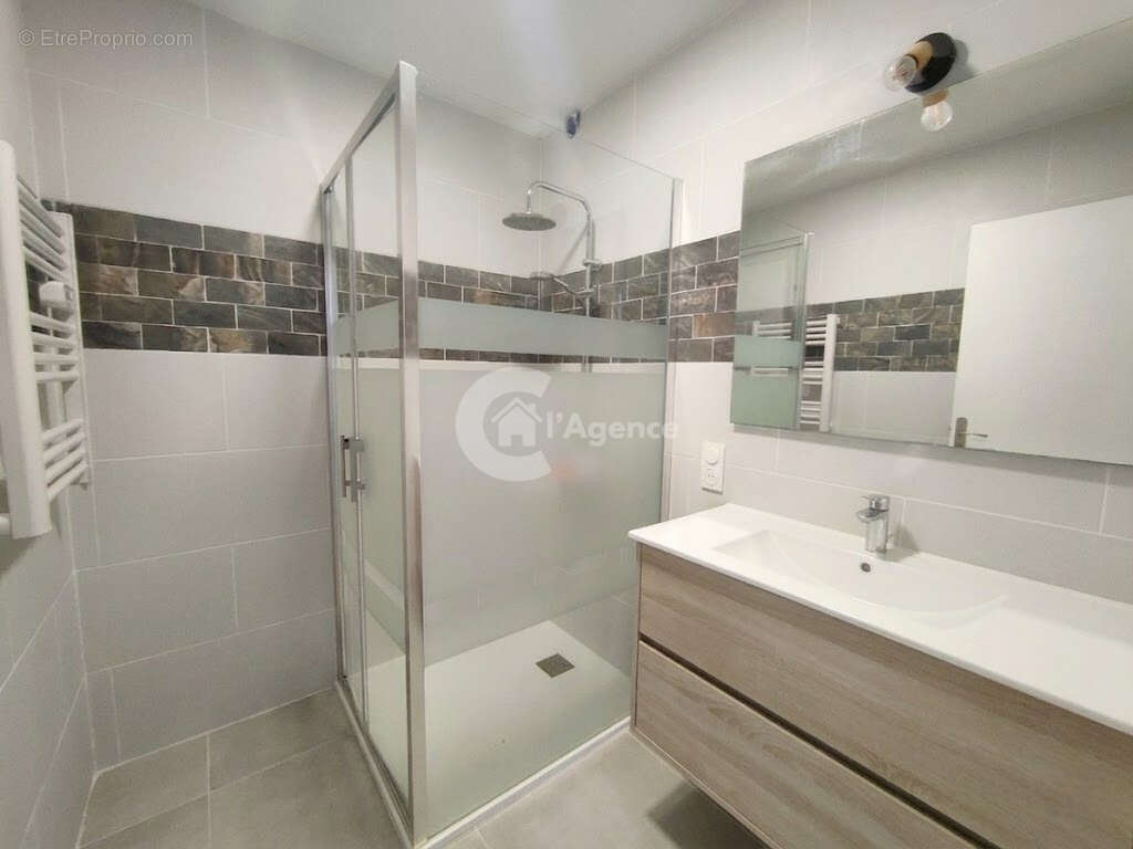 Maison à ROQUEBRUNE-SUR-ARGENS