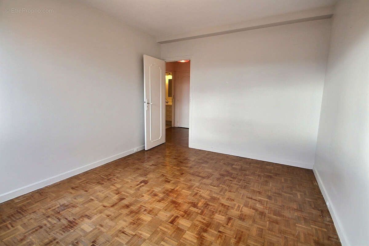 Appartement à NANTERRE