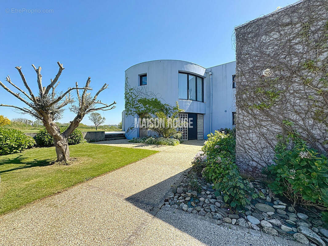 Maison à PLOUGUIEL