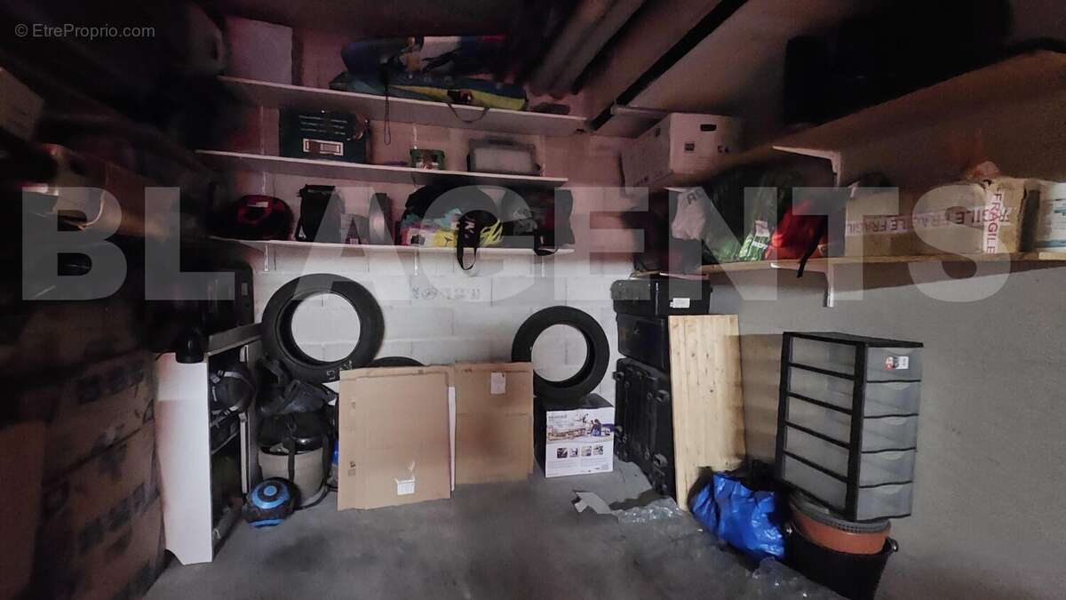 20251211_165407 - Parking à MARSEILLE-12E