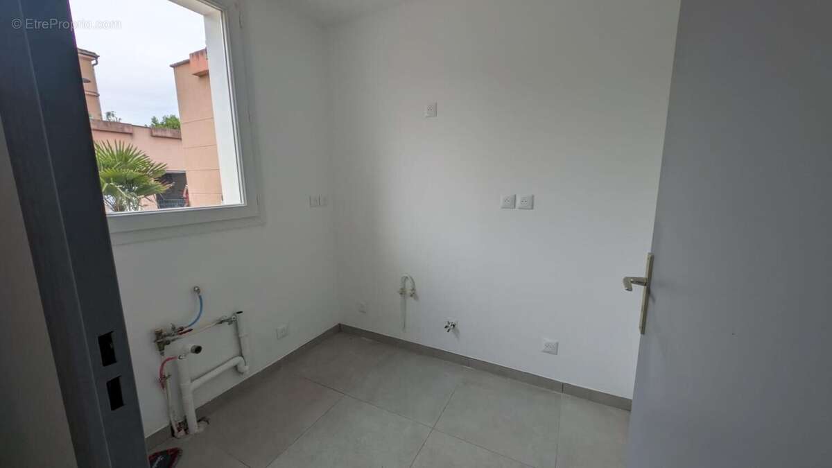 Photo 6 - Appartement à SAINT-DENIS-LES-BOURG