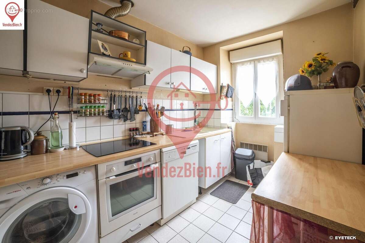 Maison à MOULINS-SUR-YEVRE