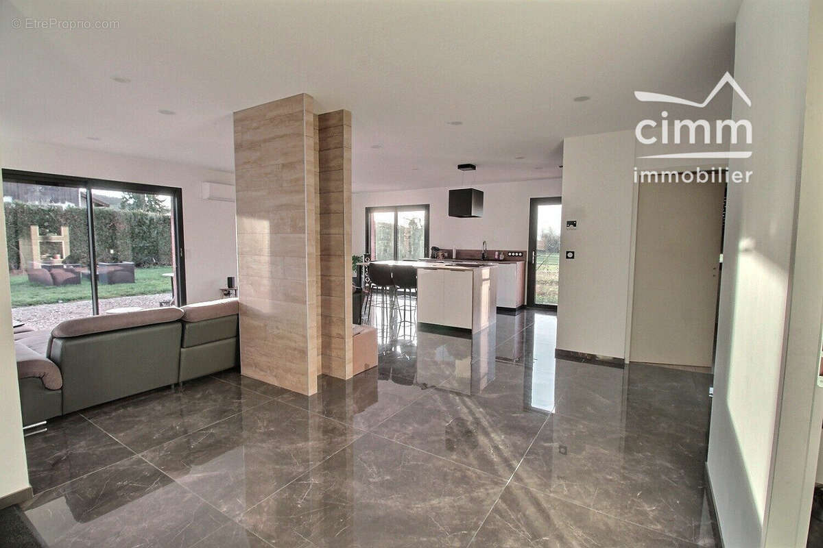 Maison 111 m² à Saint-Pierre-De-Bressieux  - photo 5