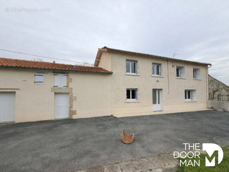 Maison à AIFFRES
