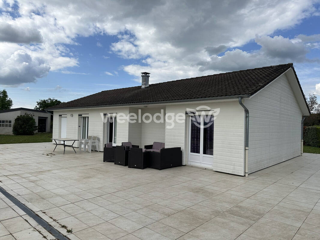 Maison à DENEUILLE-LES-CHANTELLE