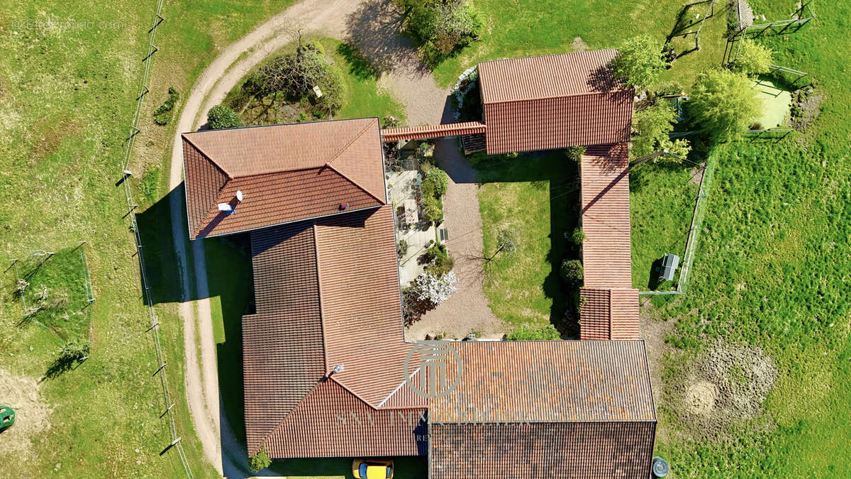 Maison à SAINT-JEAN-SAINT-MAURICE-SUR-LOIRE