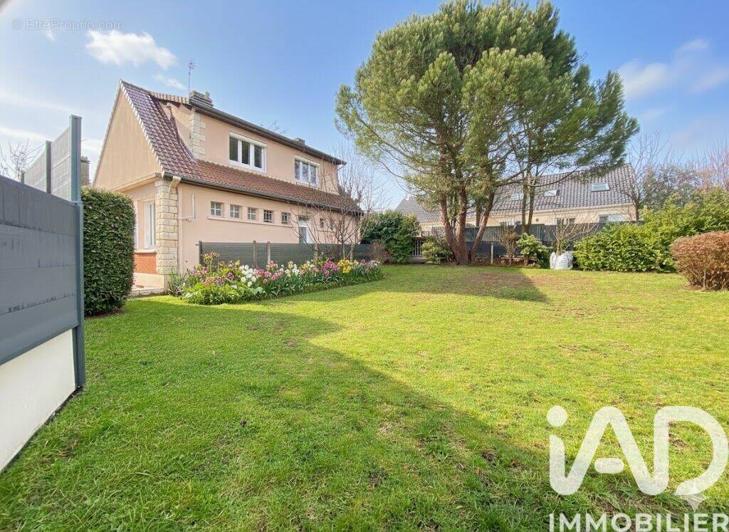 Photo 1 - Maison à SARTROUVILLE