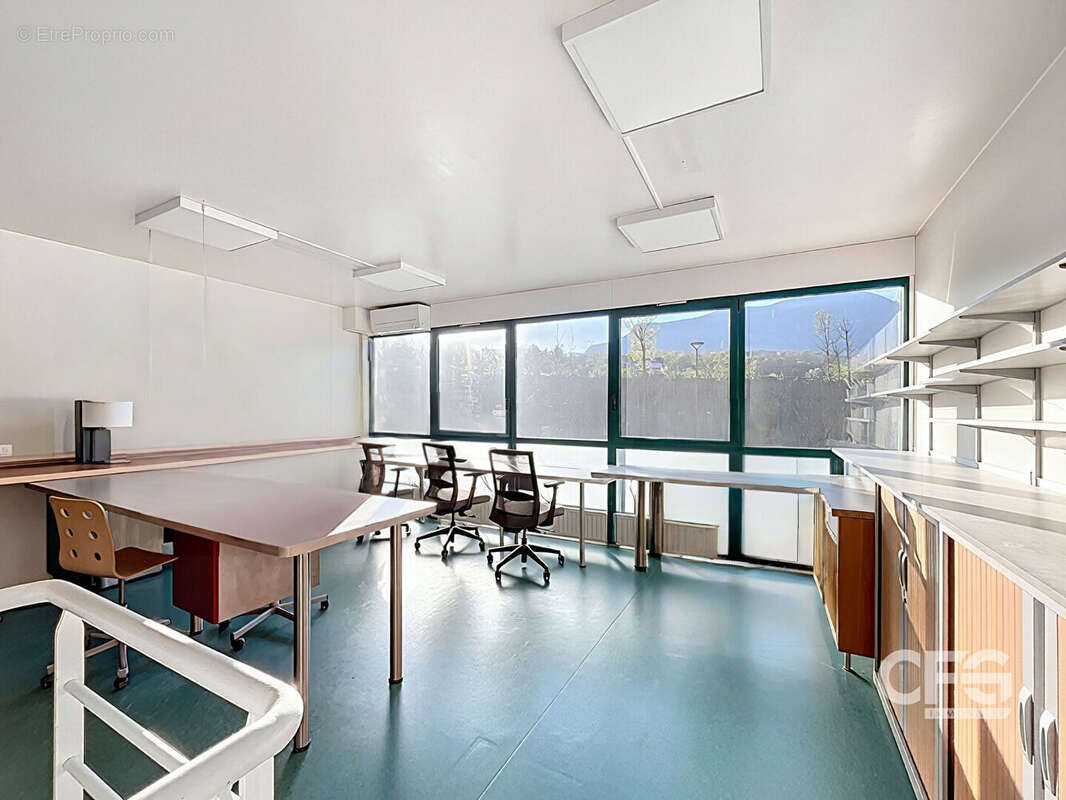 Commerce à GRESY-SUR-AIX