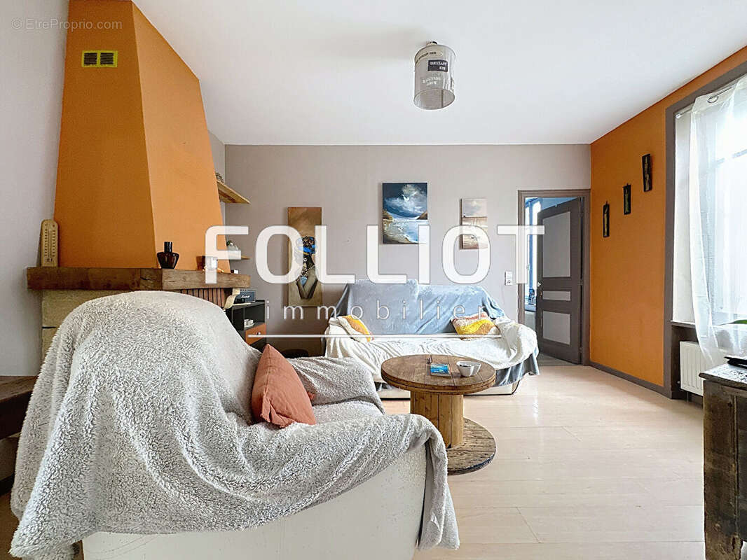 Maison à DONVILLE-LES-BAINS