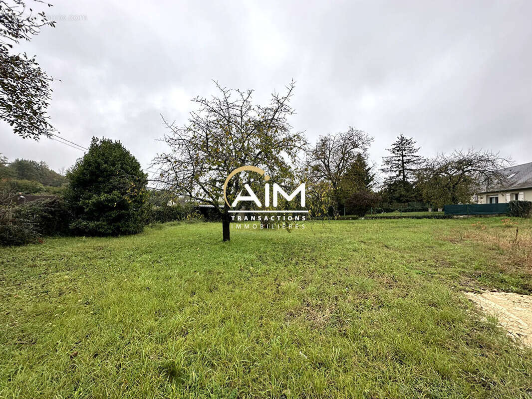 Terrain à MONTLOUIS-SUR-LOIRE