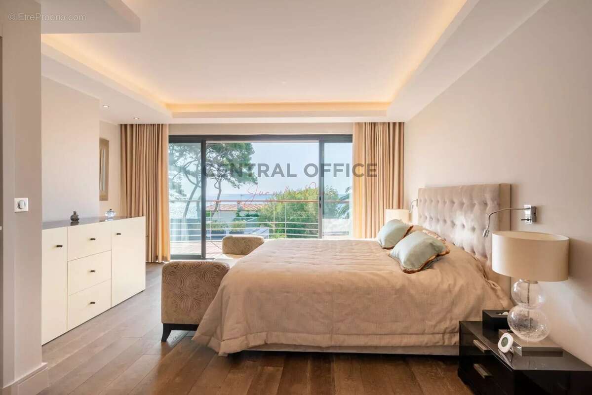 Cap D’Antibes Villa rénovée avec vue mer - photo 10