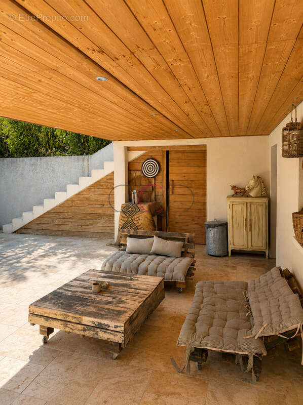 Maison à VENTABREN