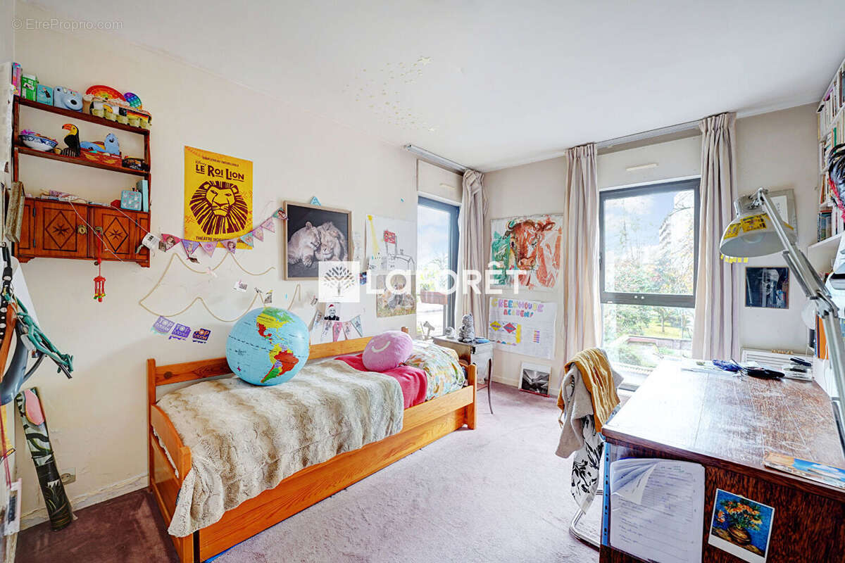 Appartement à PARIS-14E