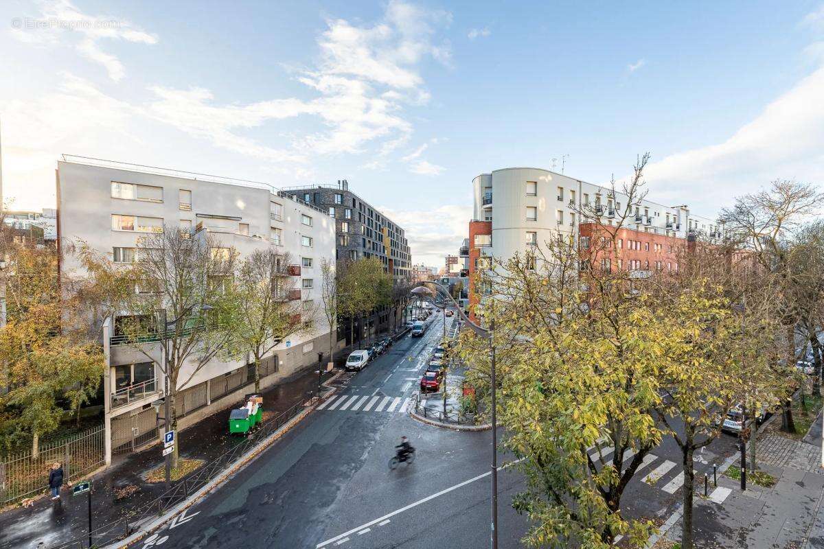 Appartement à LES LILAS