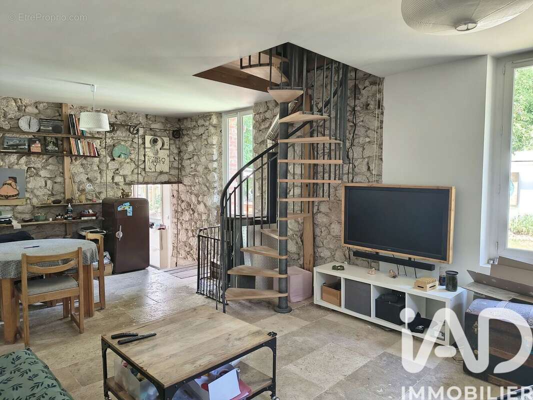 Maison 65 m² à Saint-Arnoult-En-Yvelines  - photo 4