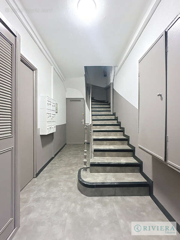 Appartement t1 bis - cagnes sur mer - centre ville - photo 2
