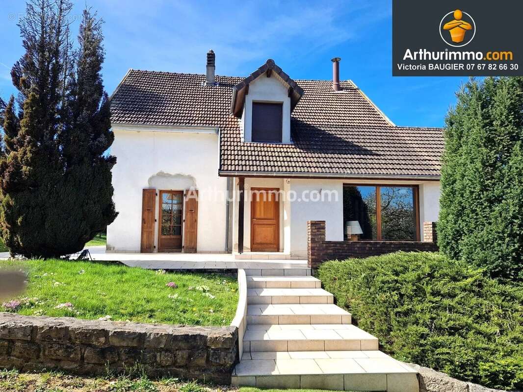 Maison à LONS-LE-SAUNIER