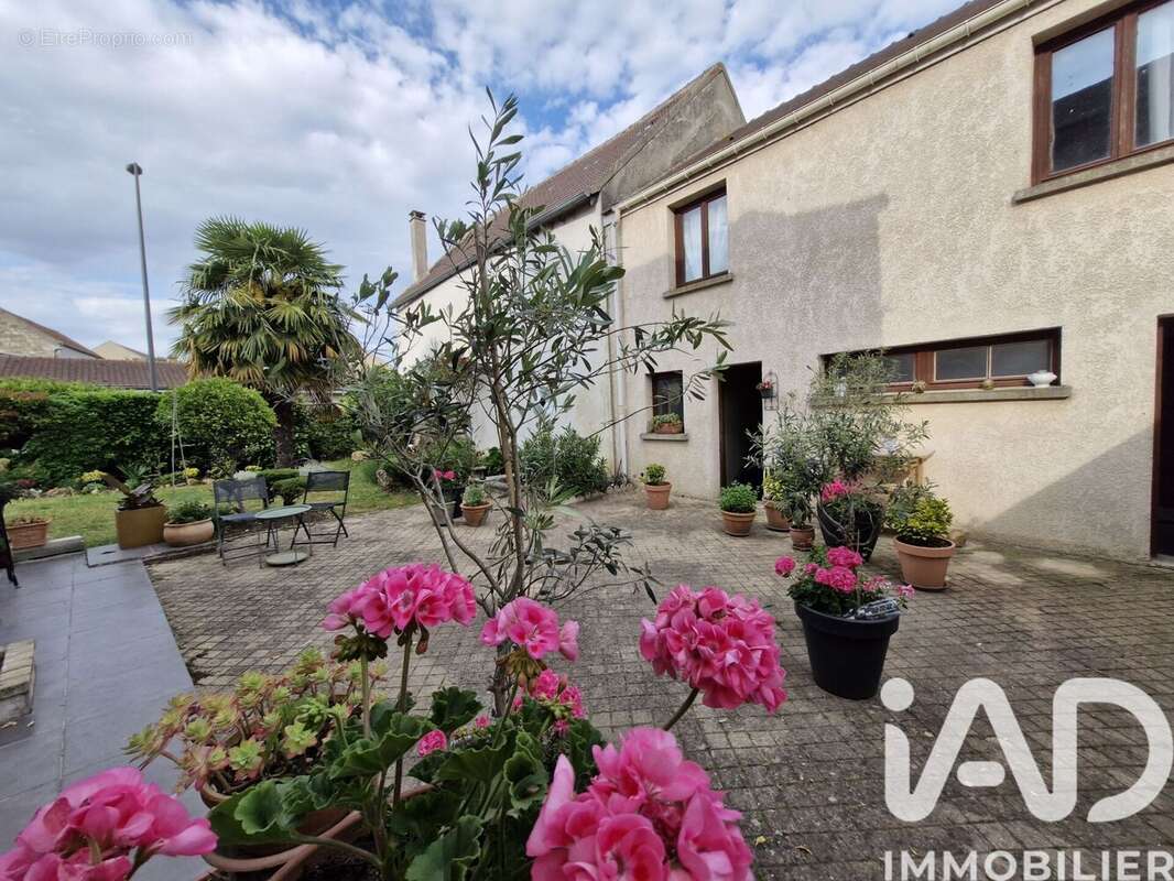 Photo 2 - Maison à CERGY