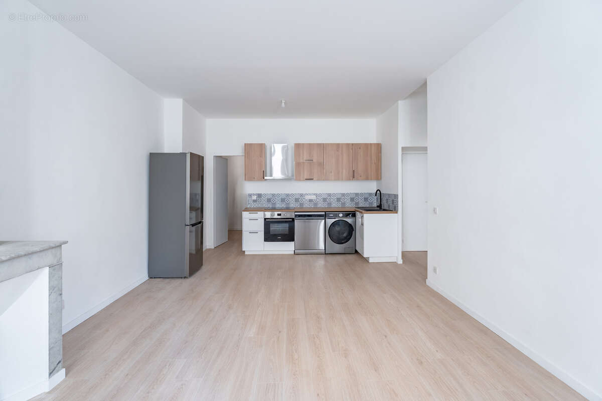 Appartement à MARSEILLE-5E