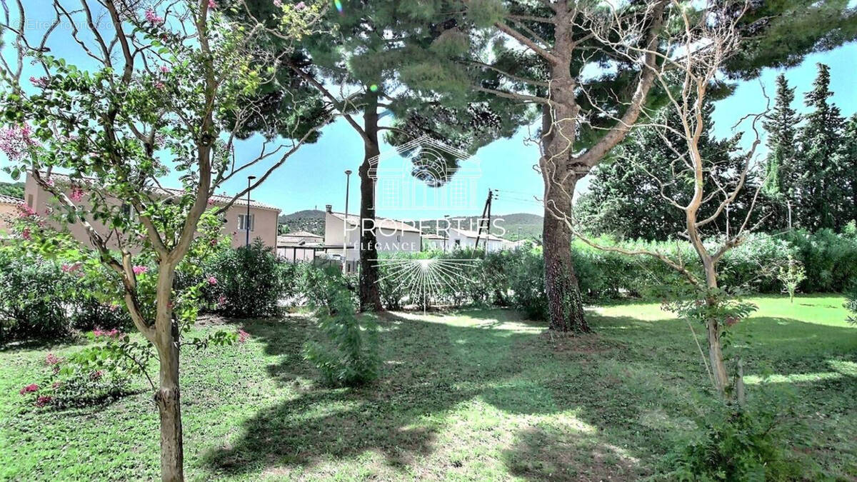 Appartement à BORMES-LES-MIMOSAS