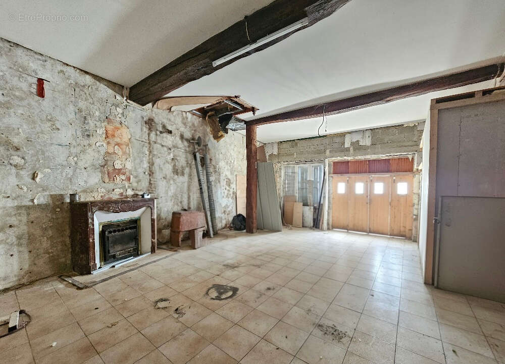 Maison à MOUTHIERS-SUR-BOEME