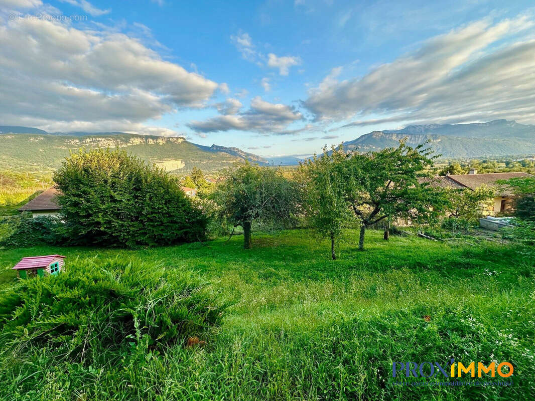 Terrain 1270 m² à Saint-Jean-De-Moirans  - photo 2