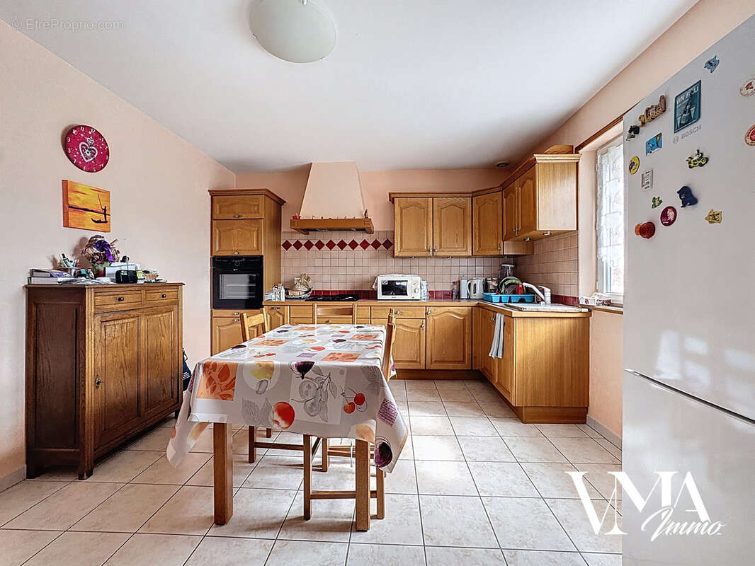 Maison à SAINT-GENIS-L'ARGENTIERE