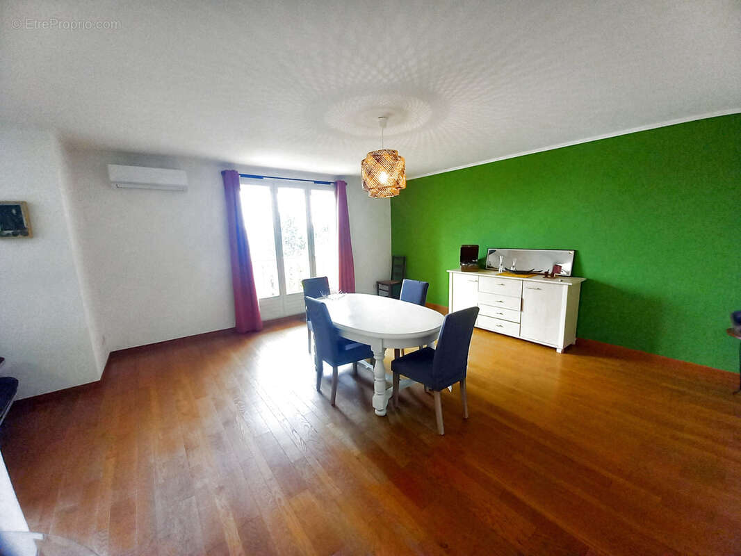 Appartement à FUMEL