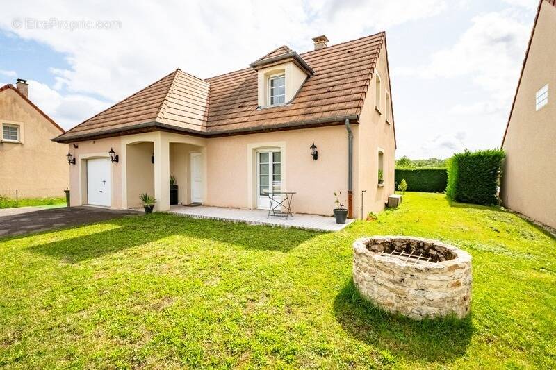 Maison à BRETENIERE