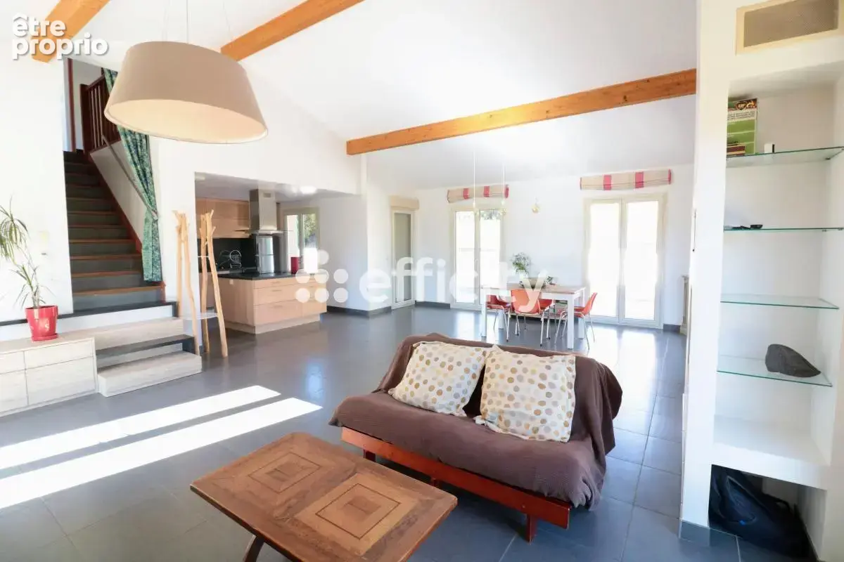 Maison à POUILLY-LE-MONIAL