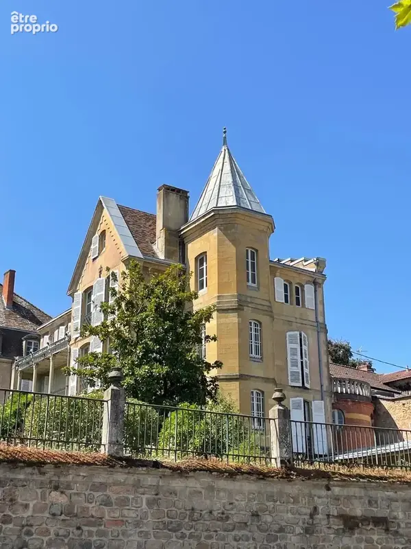 Maison à LA CLAYETTE