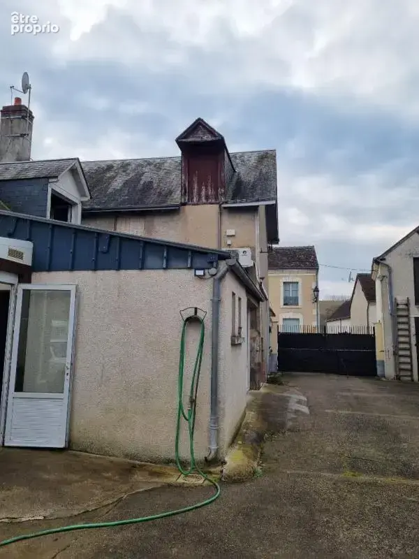 Maison 146 m² + Boutique - Centre de Mazangé - Fort potentiel - photo 2