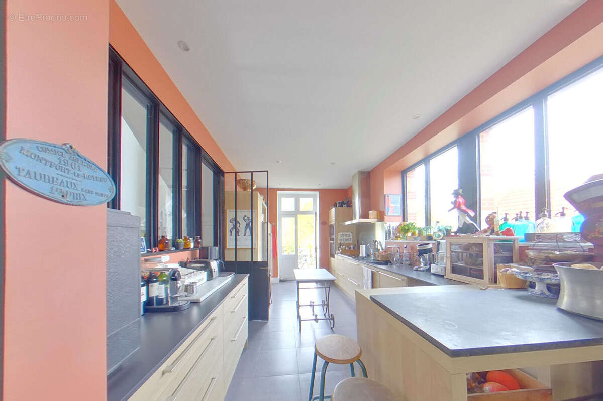 Maison à SAINT-ANTONIN-NOBLE-VAL