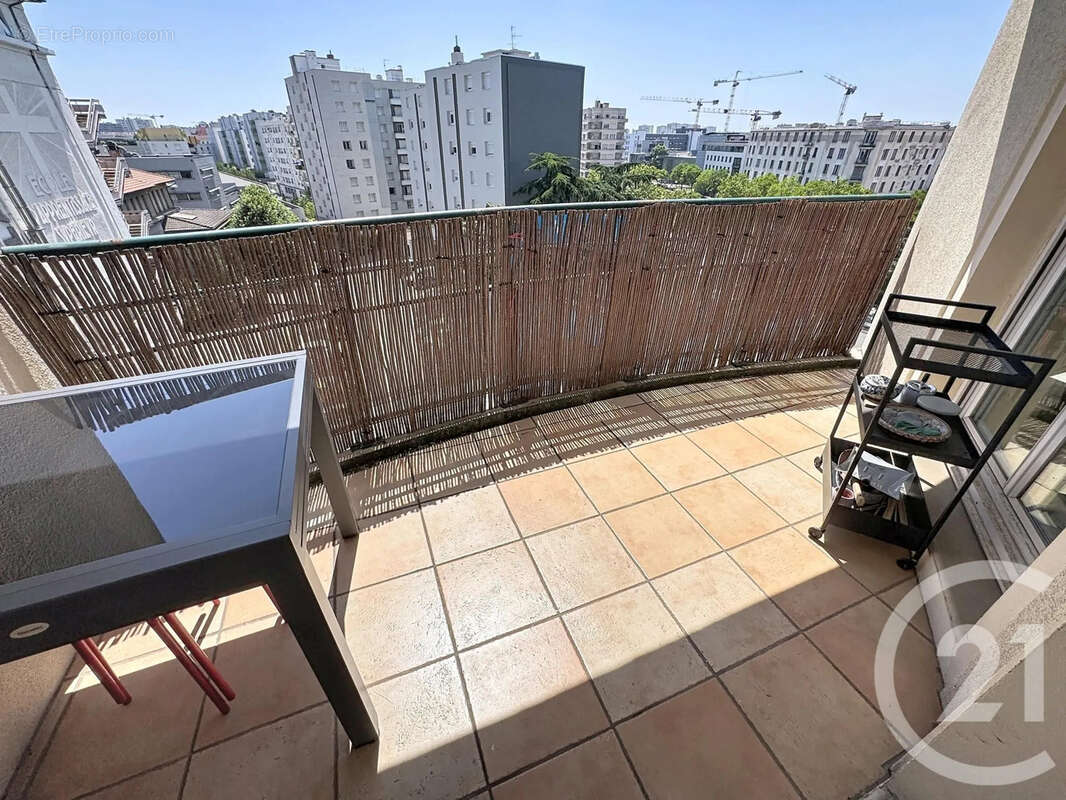 Appartement à LYON-8E