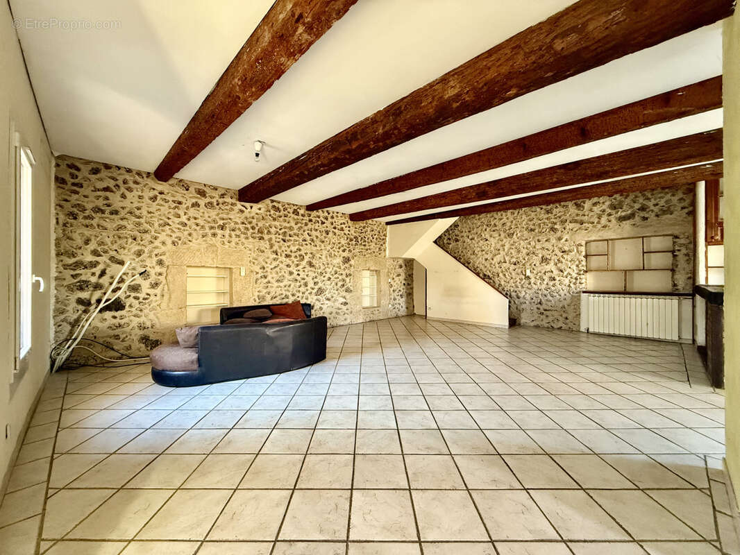 Maison à SAINT-THIBERY