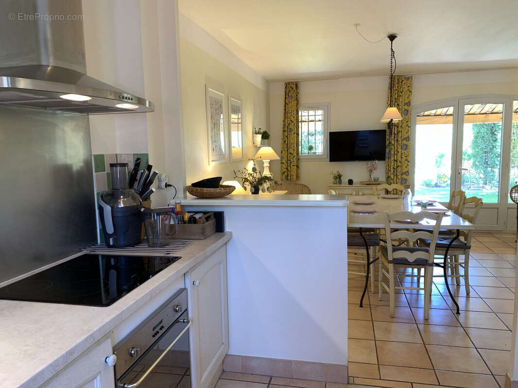 Maison 110 m² à Mallemort  - photo 6