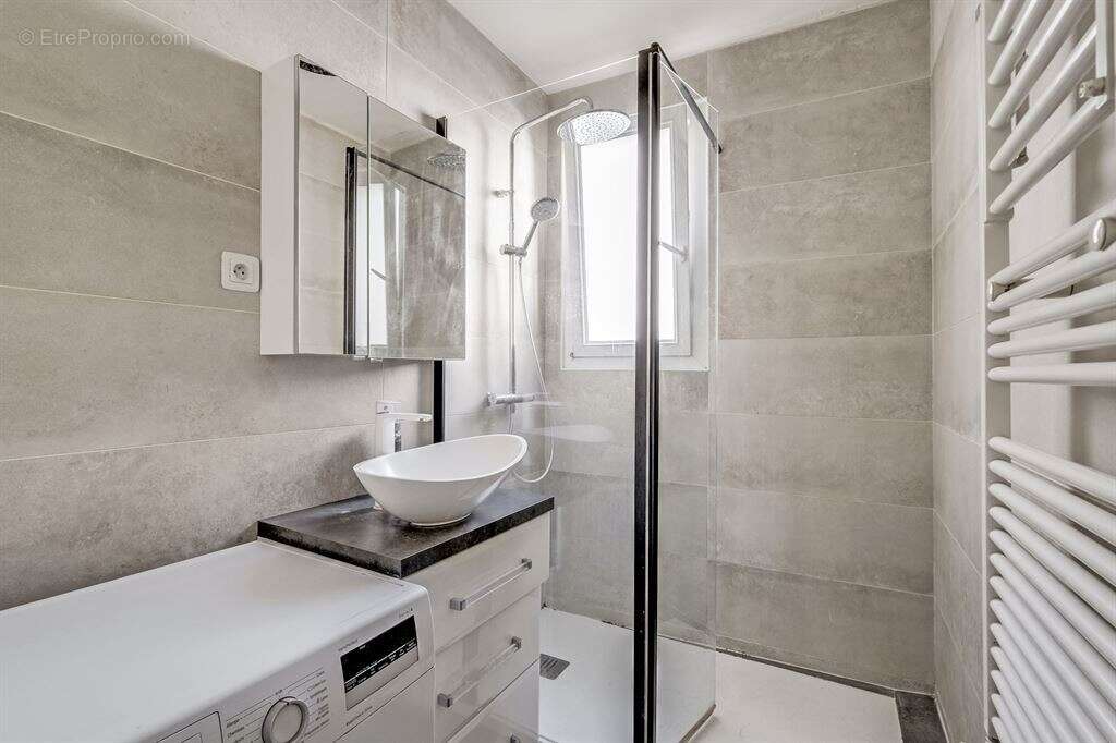 Appartement à PARIS-20E
