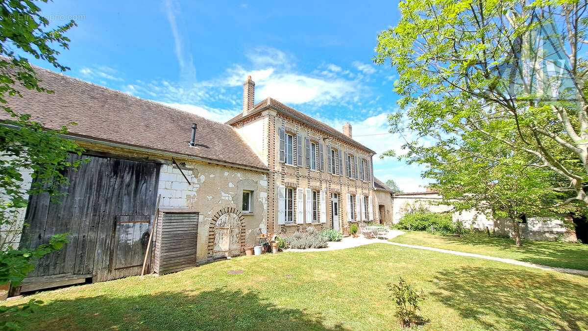 Maison à PONT-SUR-YONNE