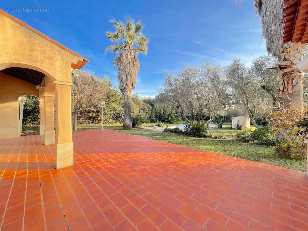 Maison à SIX-FOURS-LES-PLAGES