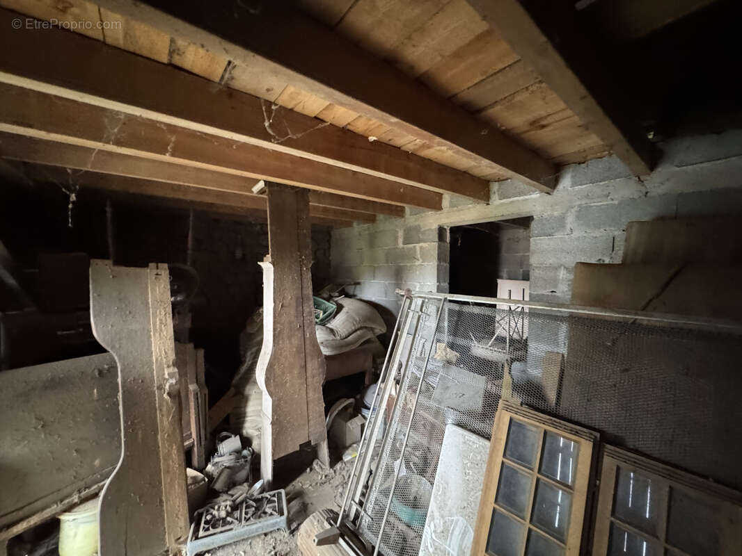 Maison à SAINT-JULIEN-VOCANCE