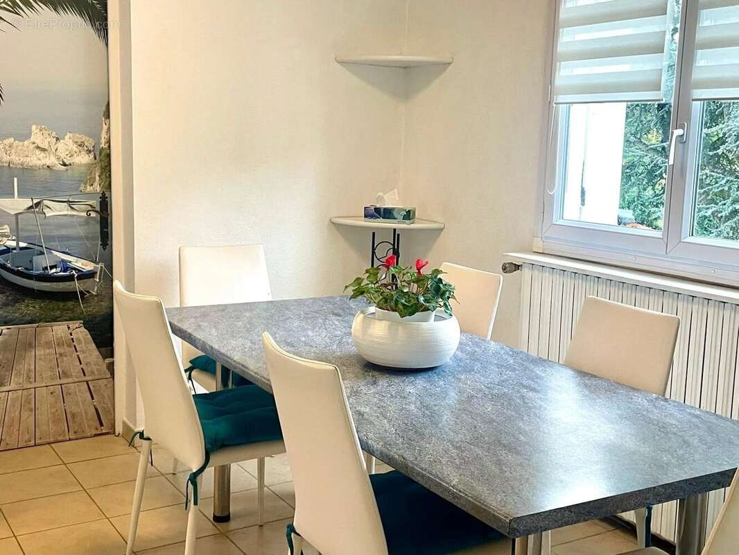 Maison à BERRE-LES-ALPES