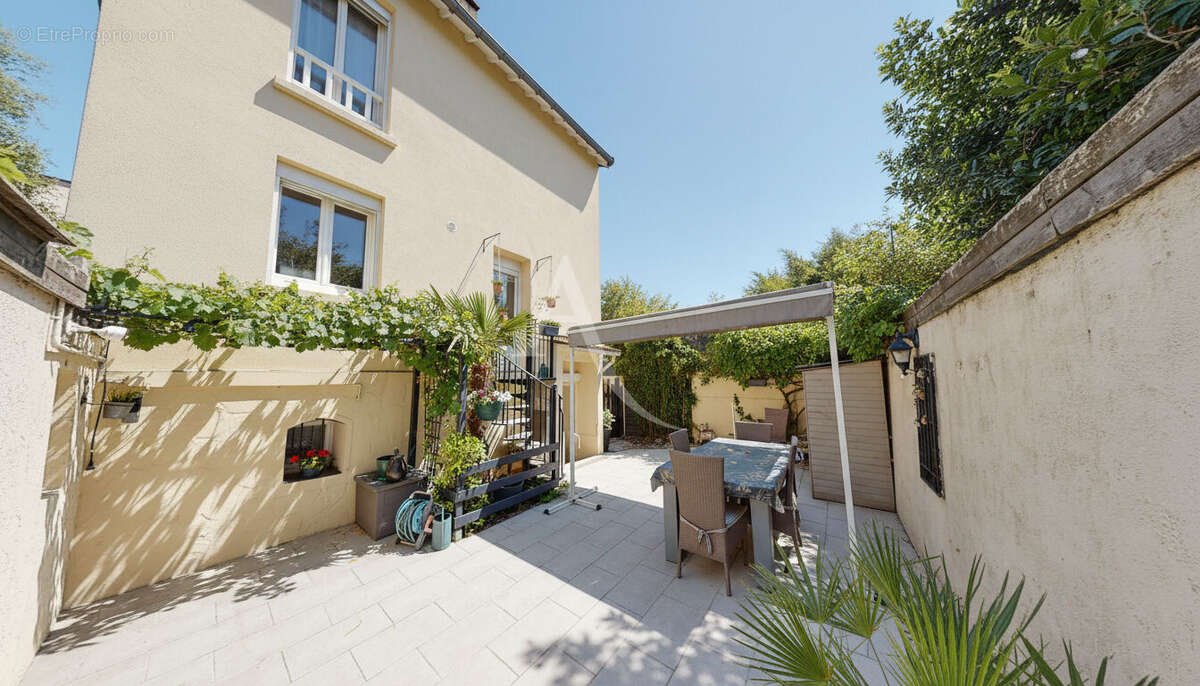 Maison à BRY-SUR-MARNE