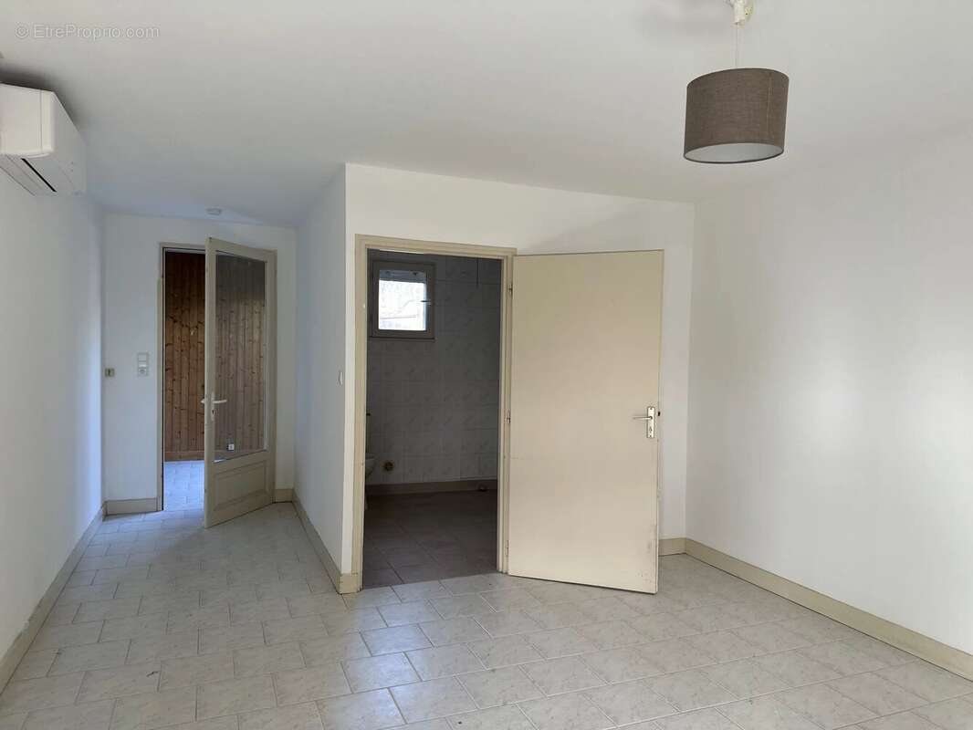 Maison à MONTIGNAC-LE-COQ